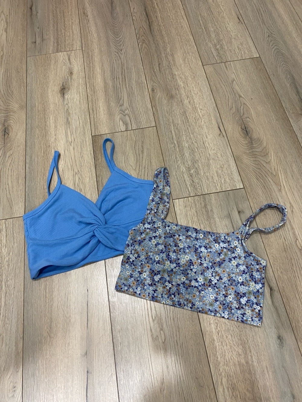 Two Aritzia Crop Tops